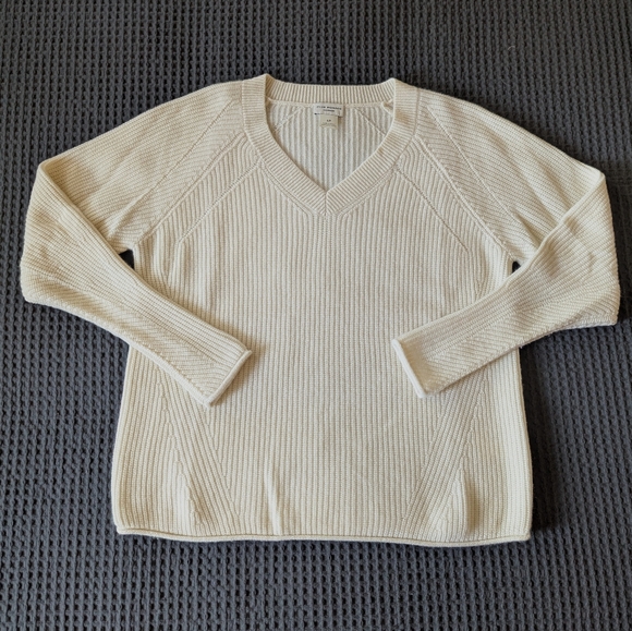 Club Monaco Cashmere Vneck Sweater - Picture 3 of 6